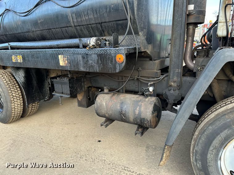 image for item DL7902 1995 Ford CF8000 oil distributor truck