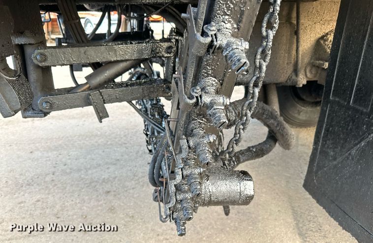 image for item DL7902 1995 Ford CF8000 oil distributor truck