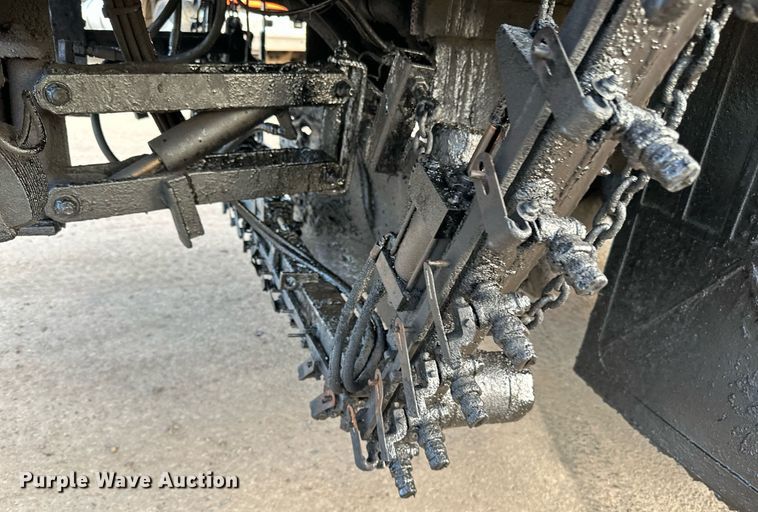 image for item DL7902 1995 Ford CF8000 oil distributor truck