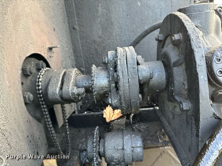 image for item DL7902 1995 Ford CF8000 oil distributor truck