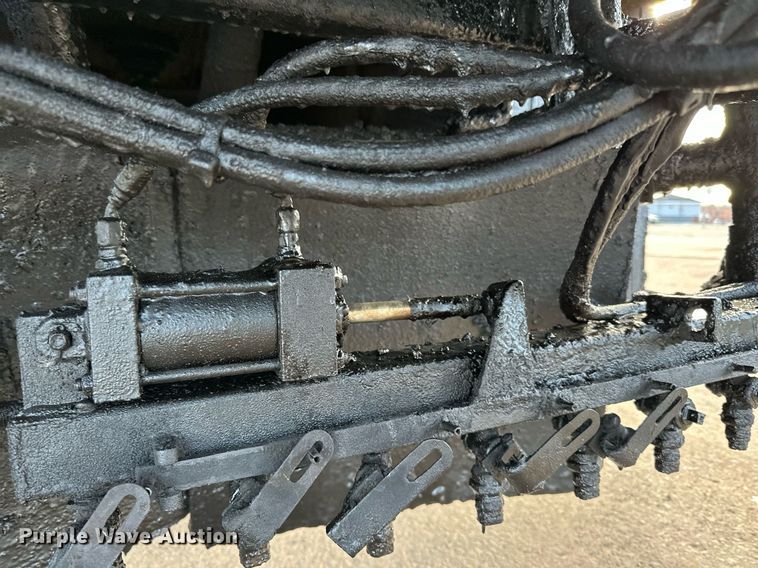 image for item DL7902 1995 Ford CF8000 oil distributor truck