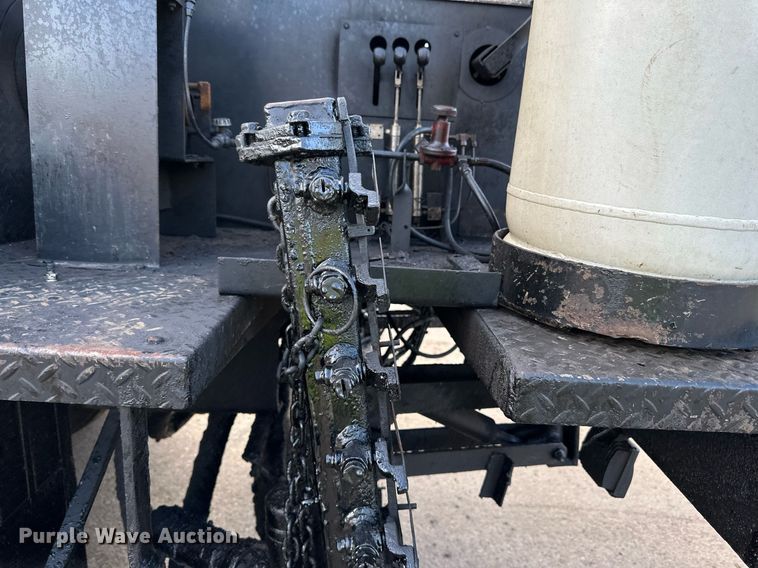 image for item DL7902 1995 Ford CF8000 oil distributor truck