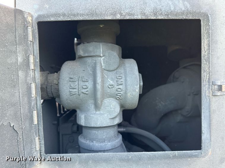 image for item DL7902 1995 Ford CF8000 oil distributor truck