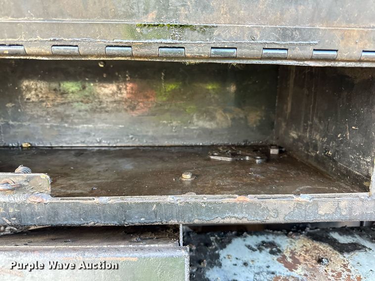 image for item DL7902 1995 Ford CF8000 oil distributor truck