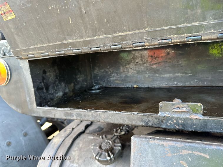 image for item DL7902 1995 Ford CF8000 oil distributor truck