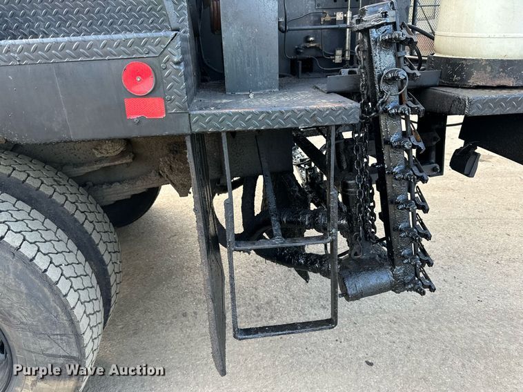 image for item DL7902 1995 Ford CF8000 oil distributor truck