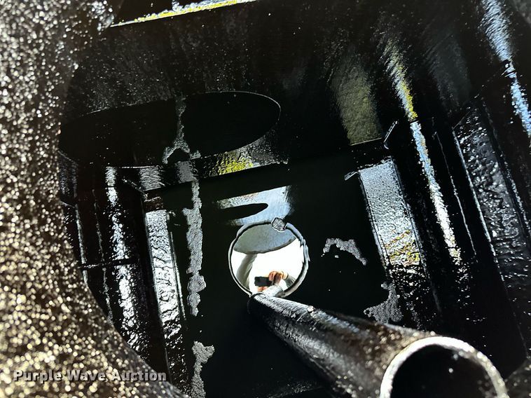 image for item DL7902 1995 Ford CF8000 oil distributor truck