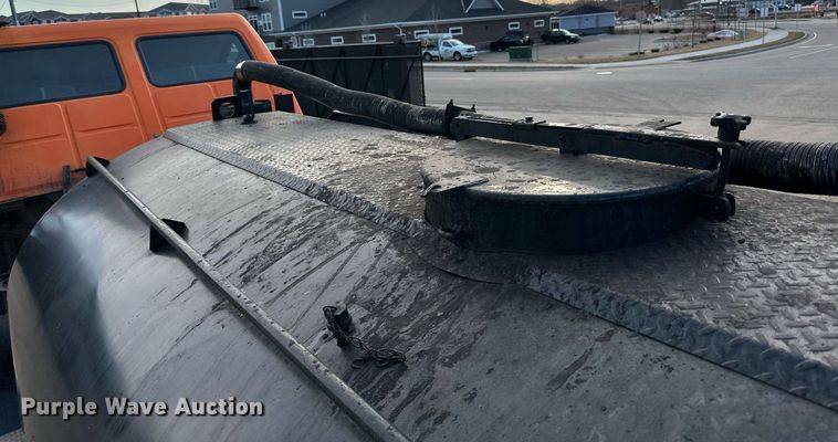 image for item DL7902 1995 Ford CF8000 oil distributor truck