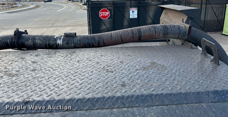 image for item DL7902 1995 Ford CF8000 oil distributor truck