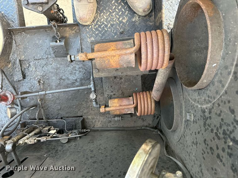 image for item DL7902 1995 Ford CF8000 oil distributor truck