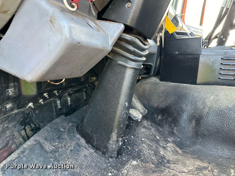 image for item DL7902 1995 Ford CF8000 oil distributor truck