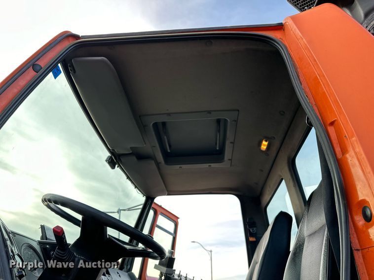 image for item DL7902 1995 Ford CF8000 oil distributor truck