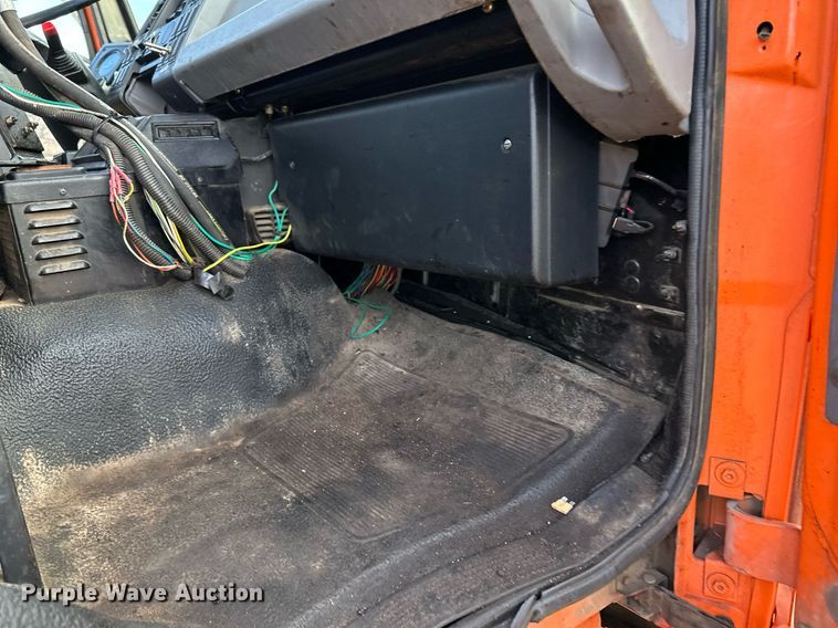 image for item DL7902 1995 Ford CF8000 oil distributor truck