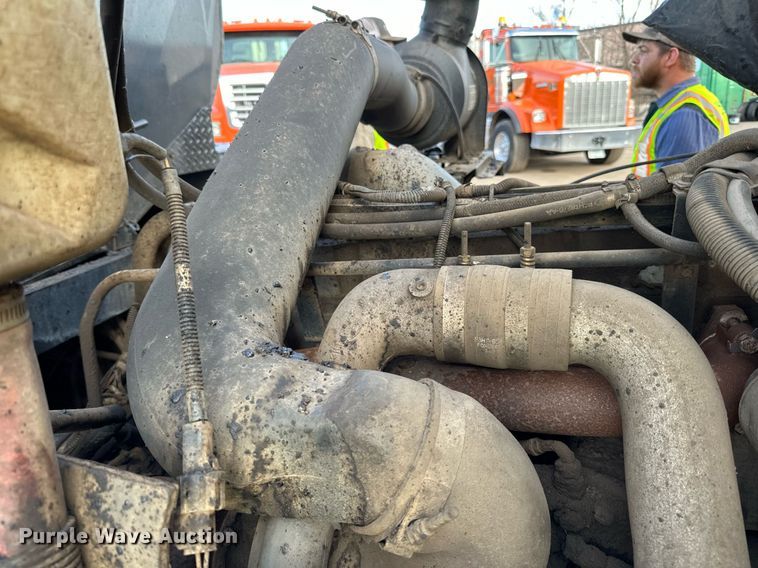 image for item DL7902 1995 Ford CF8000 oil distributor truck