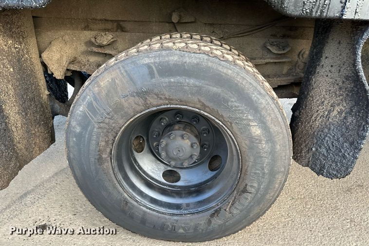 image for item DL7902 1995 Ford CF8000 oil distributor truck