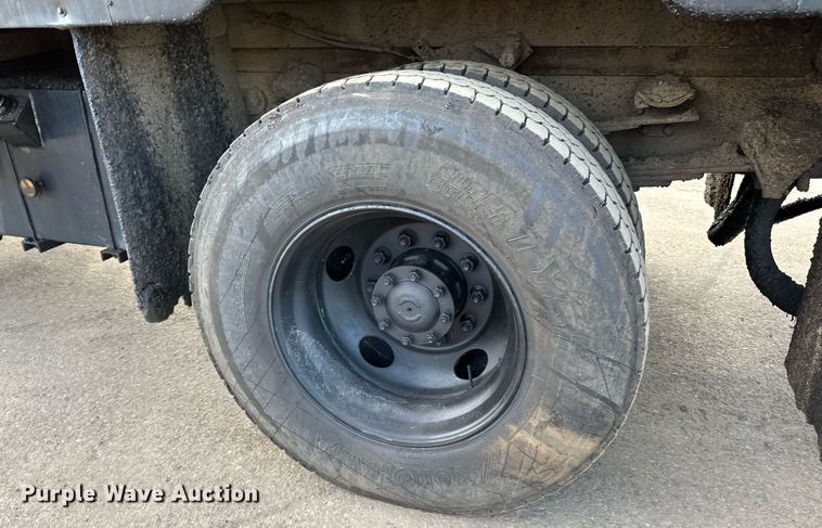 image for item DL7902 1995 Ford CF8000 oil distributor truck