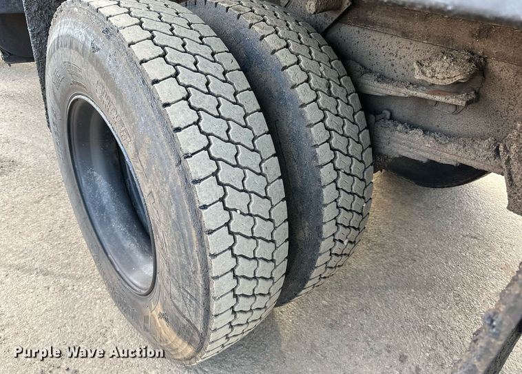 image for item DL7902 1995 Ford CF8000 oil distributor truck