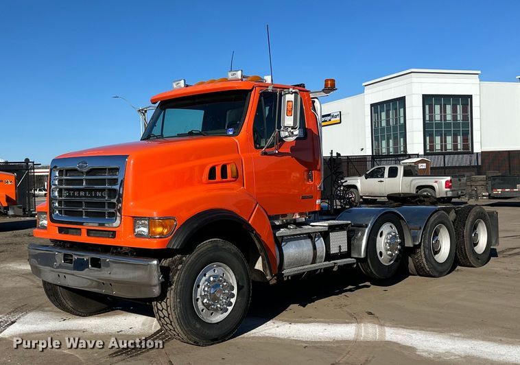 image for item DL7906 2004 Sterling LT9500 semi truck