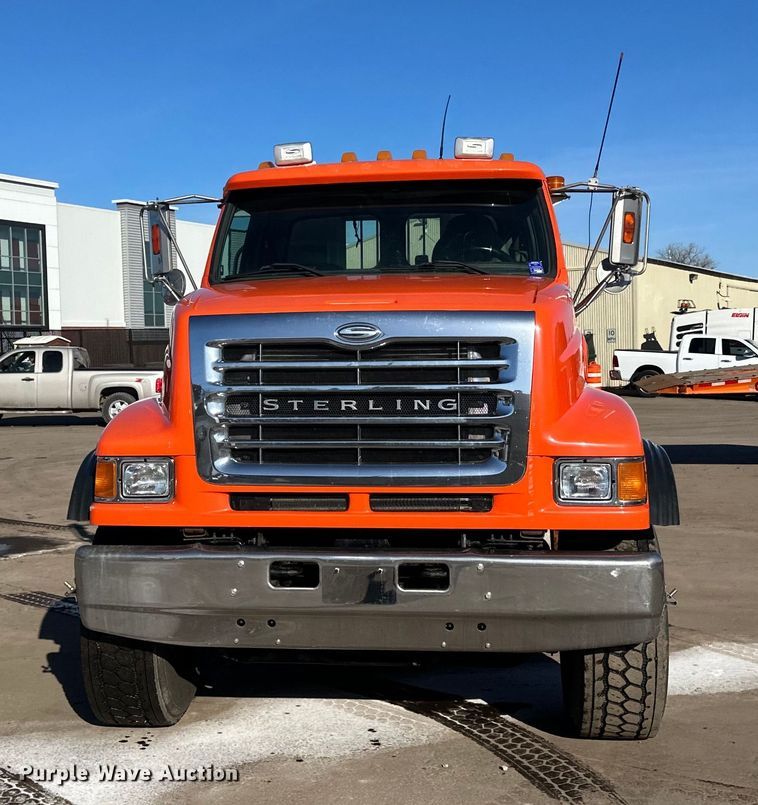image for item DL7906 2004 Sterling LT9500 semi truck
