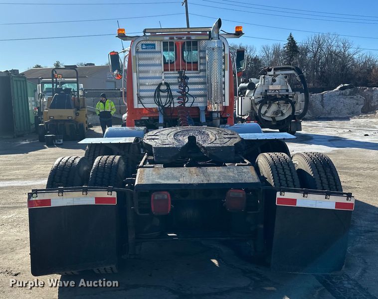 image for item DL7906 2004 Sterling LT9500 semi truck