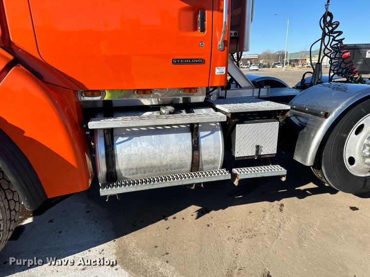 image for item DL7906 2004 Sterling LT9500 semi truck