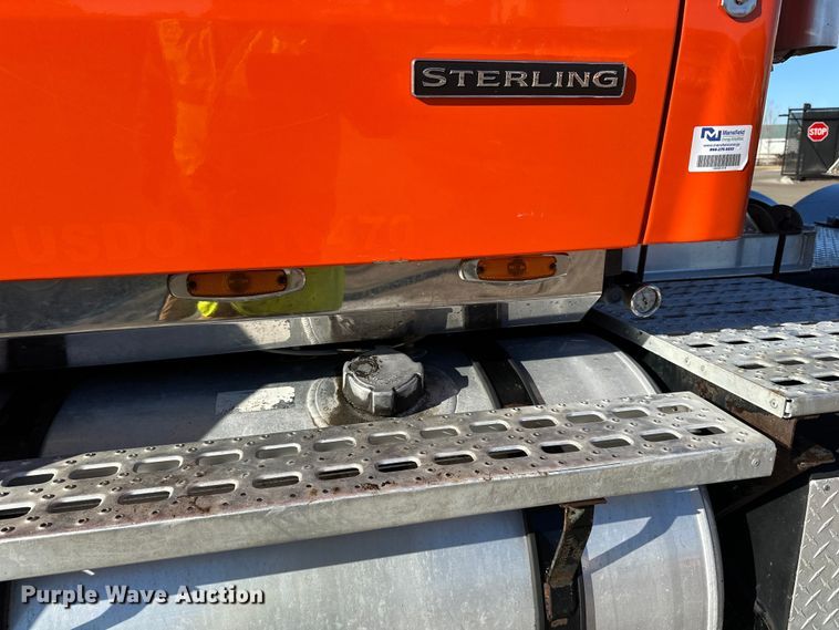 image for item DL7906 2004 Sterling LT9500 semi truck