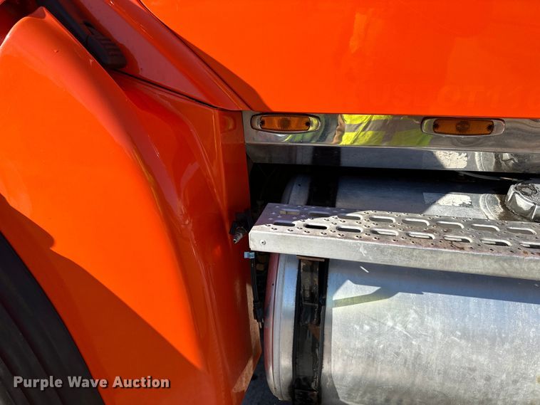 image for item DL7906 2004 Sterling LT9500 semi truck