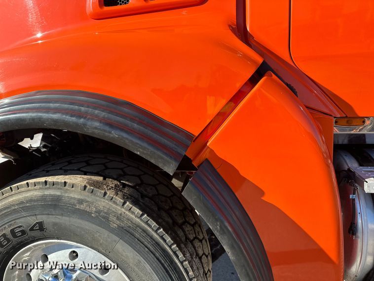 image for item DL7906 2004 Sterling LT9500 semi truck