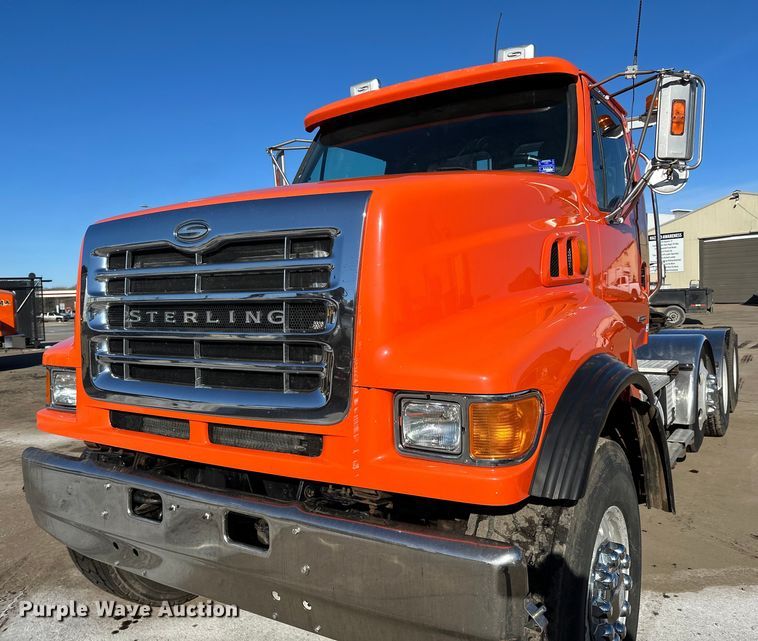 image for item DL7906 2004 Sterling LT9500 semi truck