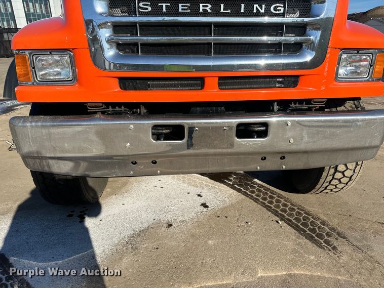 image for item DL7906 2004 Sterling LT9500 semi truck