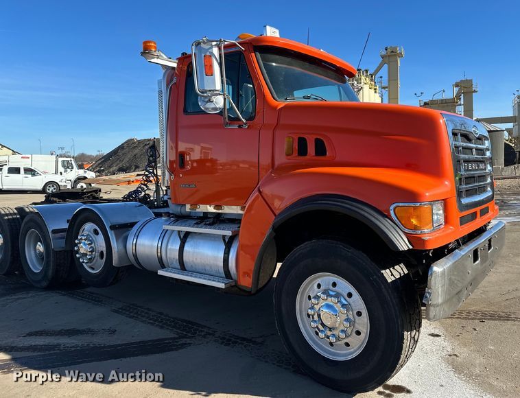 image for item DL7906 2004 Sterling LT9500 semi truck