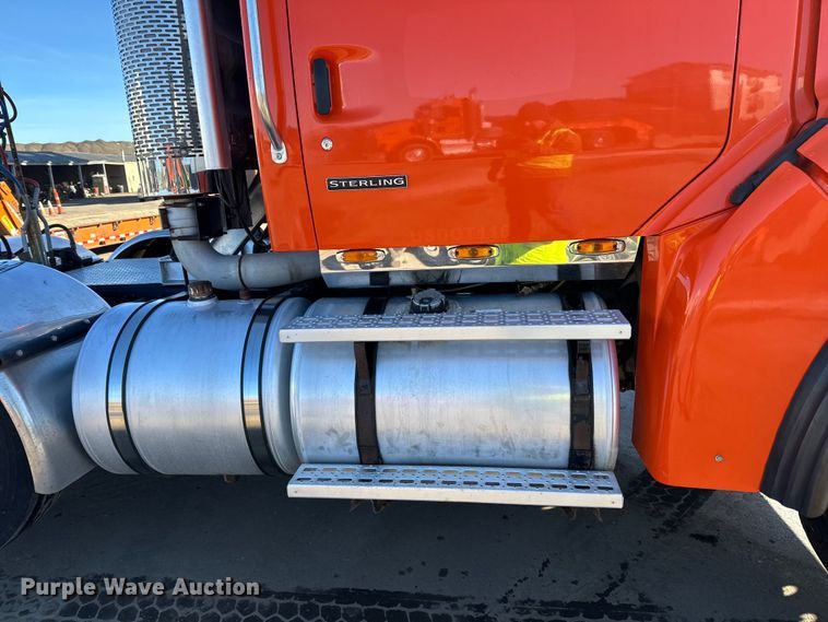 image for item DL7906 2004 Sterling LT9500 semi truck