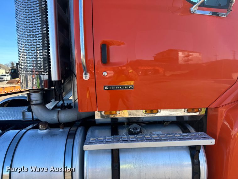 image for item DL7906 2004 Sterling LT9500 semi truck