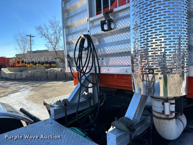 image for item DL7906 2004 Sterling LT9500 semi truck