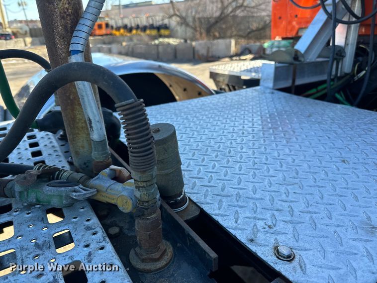 image for item DL7906 2004 Sterling LT9500 semi truck