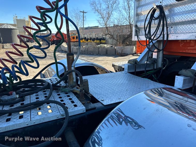 image for item DL7906 2004 Sterling LT9500 semi truck