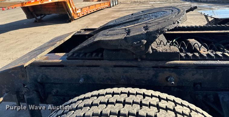 image for item DL7906 2004 Sterling LT9500 semi truck