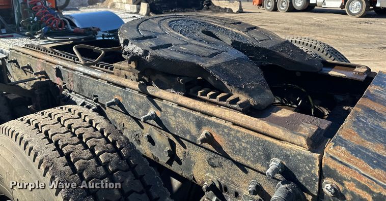 image for item DL7906 2004 Sterling LT9500 semi truck