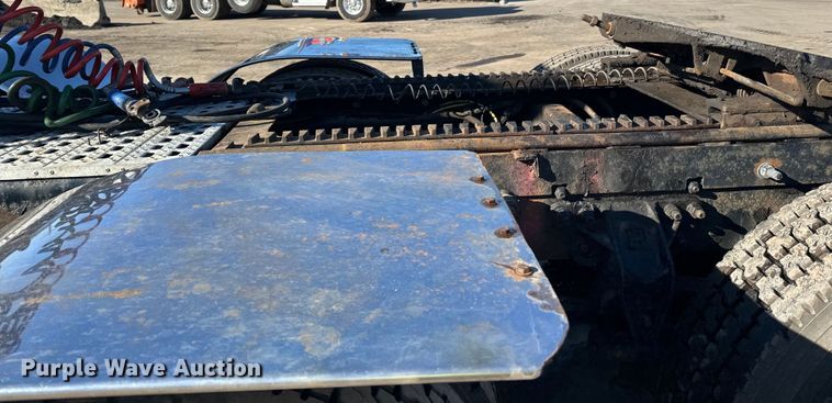 image for item DL7906 2004 Sterling LT9500 semi truck