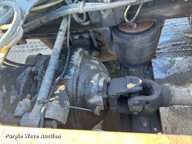 image for item DL7906 2004 Sterling LT9500 semi truck