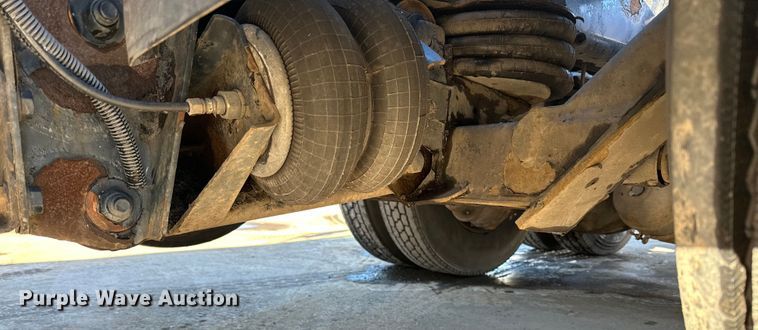 image for item DL7906 2004 Sterling LT9500 semi truck