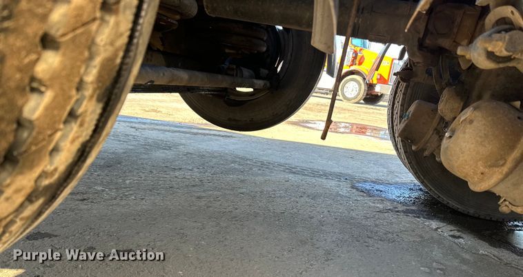 image for item DL7906 2004 Sterling LT9500 semi truck