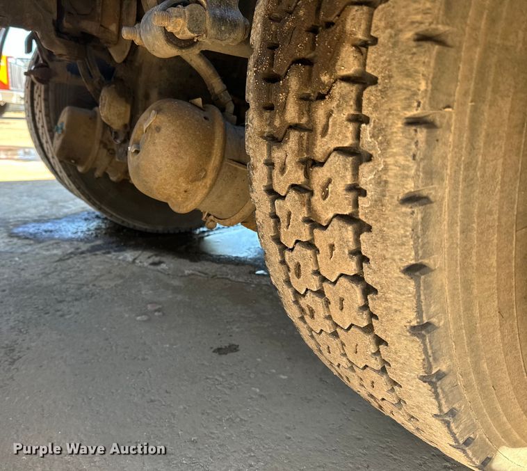 image for item DL7906 2004 Sterling LT9500 semi truck