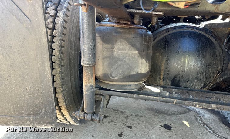 image for item DL7906 2004 Sterling LT9500 semi truck