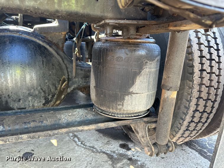 image for item DL7906 2004 Sterling LT9500 semi truck