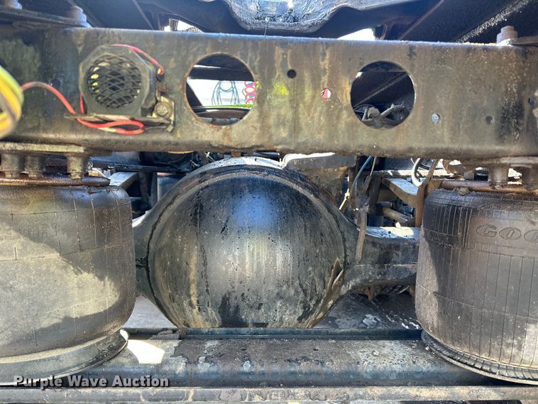 image for item DL7906 2004 Sterling LT9500 semi truck