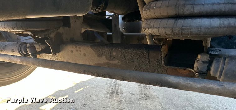 image for item DL7906 2004 Sterling LT9500 semi truck