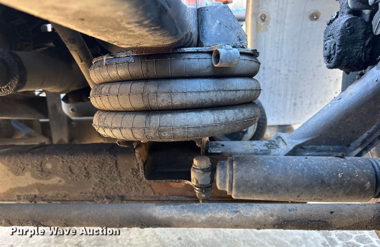 image for item DL7906 2004 Sterling LT9500 semi truck