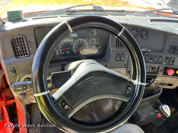 image for item DL7906 2004 Sterling LT9500 semi truck