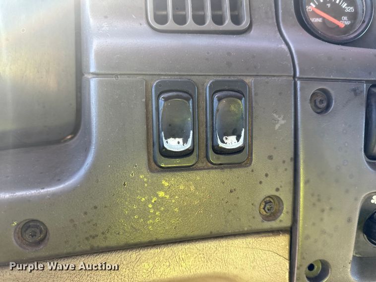 image for item DL7906 2004 Sterling LT9500 semi truck